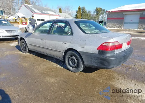 1999 Honda Accord Lx из США, поврежденный, VIN 1HGCG6652XA067509